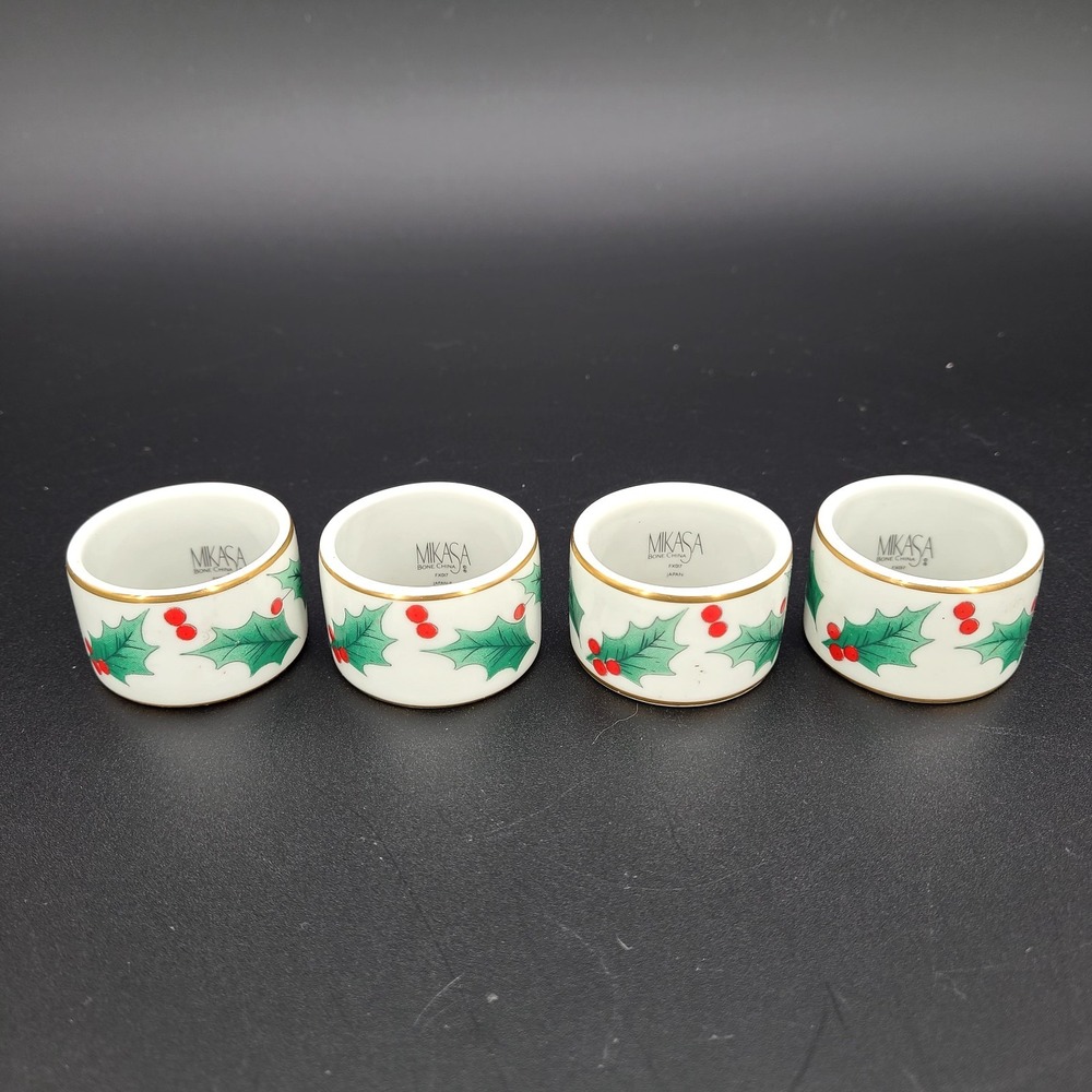 MIKASA Holiday Ribbon Holly Set of 4 Napkin Rings Bone China FX017/588
